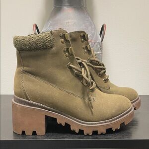 Universal Thread Khaki Lace-Up Boots